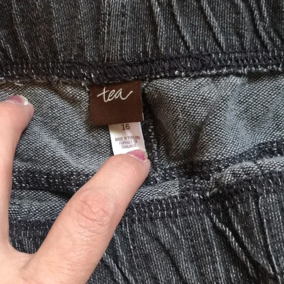 COPY - Tea Collection Denim look cargo everyday pant - Picture 5 of 6